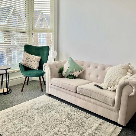 סוואנסי Stunning Flat Close To Beach מראה חיצוני תמונה