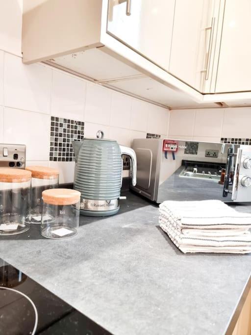 סוואנסי Stunning Flat Close To Beach מראה חיצוני תמונה