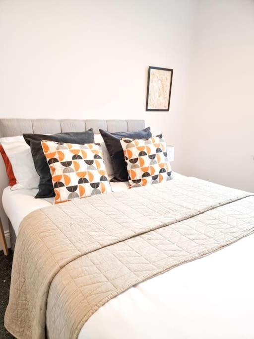 סוואנסי Stunning Flat Close To Beach מראה חיצוני תמונה