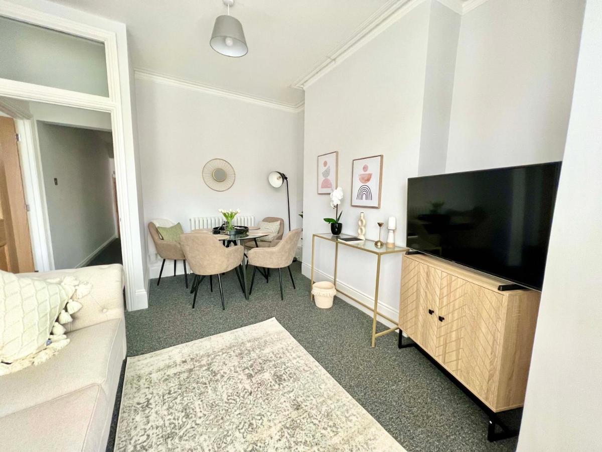 סוואנסי Stunning Flat Close To Beach מראה חיצוני תמונה